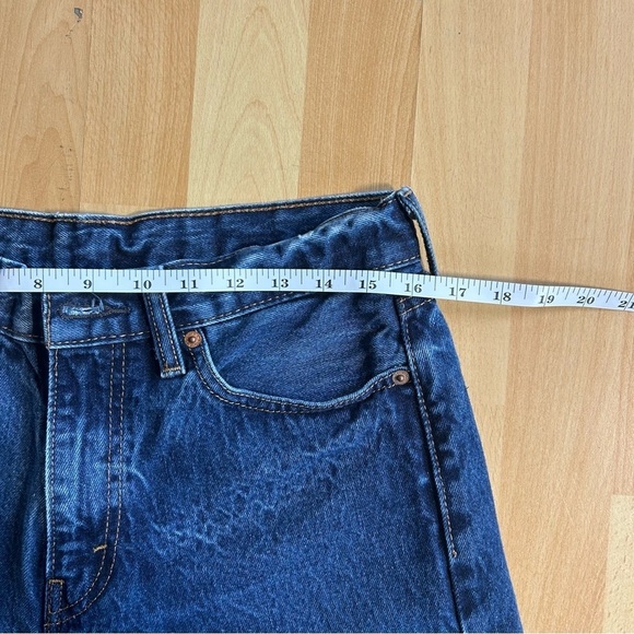 Levi’s Cutoff Denim Shorts Size 30 Raw Hem Dark Wash - Picture 6 of 6